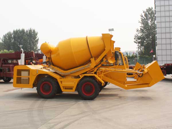 1.8cub self loading mobile concrete mixer